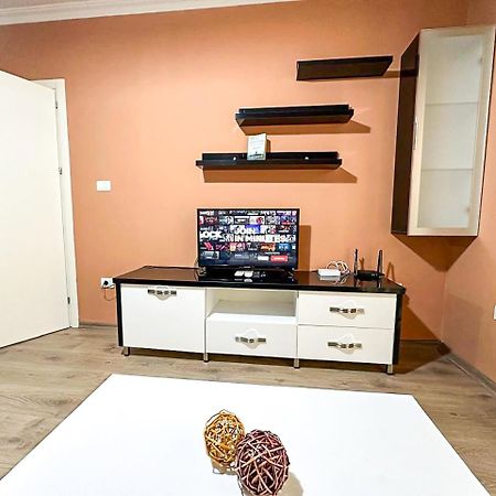Grand Park 2Br Apartment Tirana Bagian luar foto