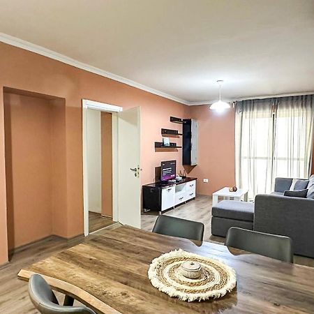 Grand Park 2Br Apartment Tirana Bagian luar foto