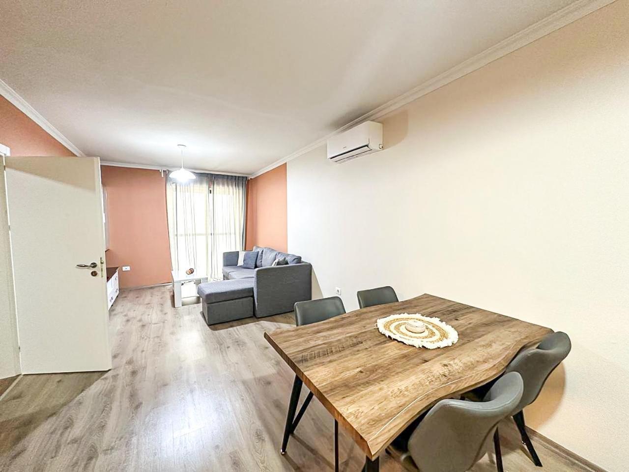 Grand Park 2Br Apartment Tirana Bagian luar foto